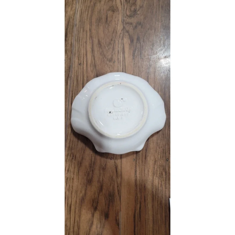 Pfaltzgraff Cream White Scalloped Shell Trinket Soap Dish Made In USA 5x4
